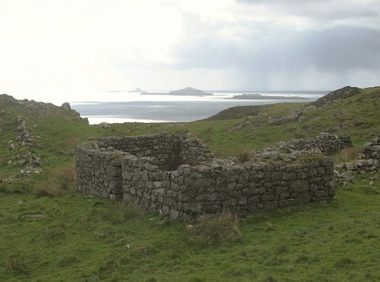 Ruined_cottages_at_Crackaig_-_geograph.org.uk_-_450359